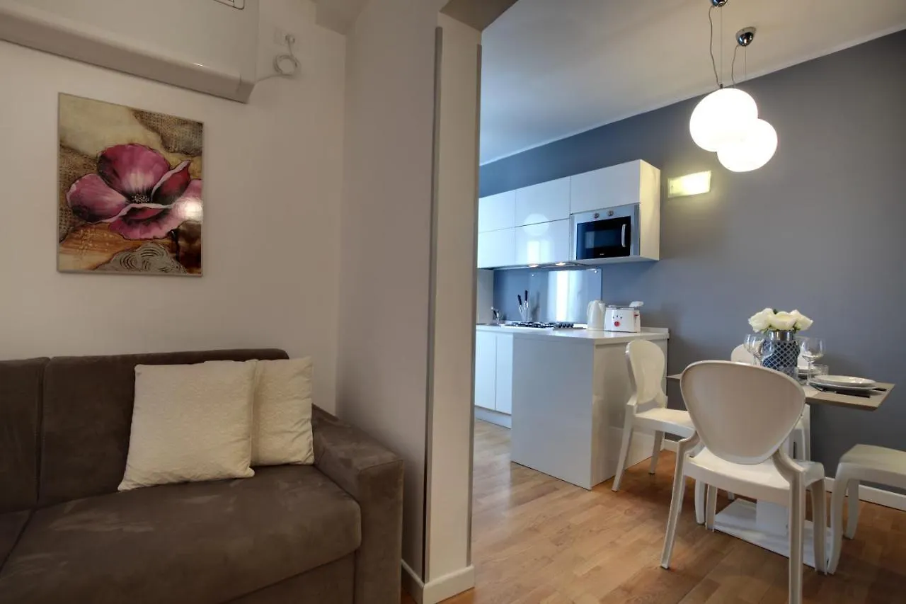 Botteri Palace Apartments - Faville Venice Italy